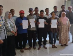 Warga Gerebek Pria Diduga Selingkuh dengan Istri Orang, Berakhir Damai dan Sepakat Menikah